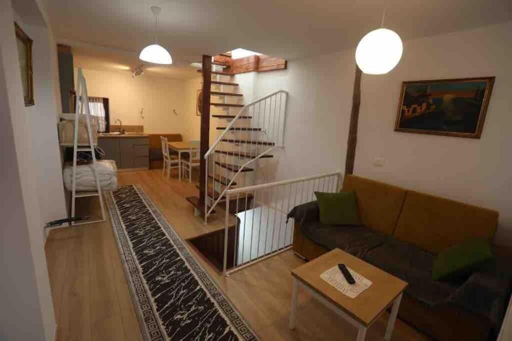 Charming House Apartamento Pogradec Exterior foto